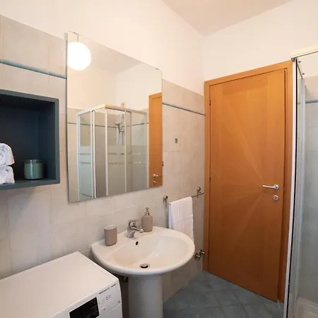 La Perla Blu Apartament *